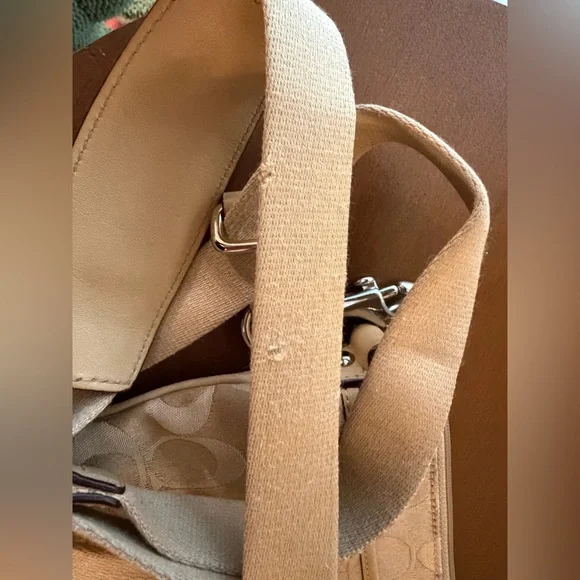 **SALE**Coach Beige Signature Crossbody Bag from 2008 - Picture 16 of 16